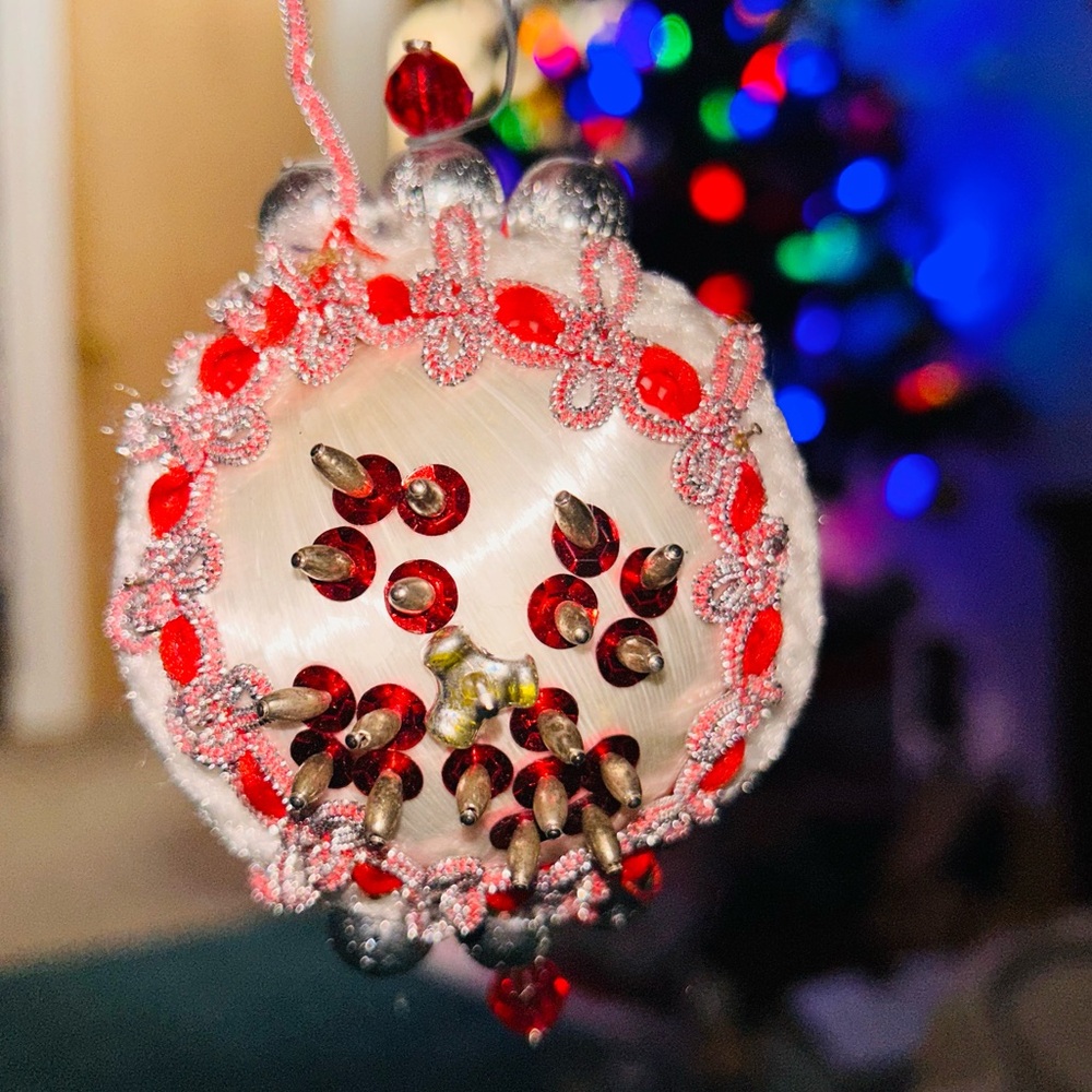 Christmas Ornament Push Pin Spun Bows white beads